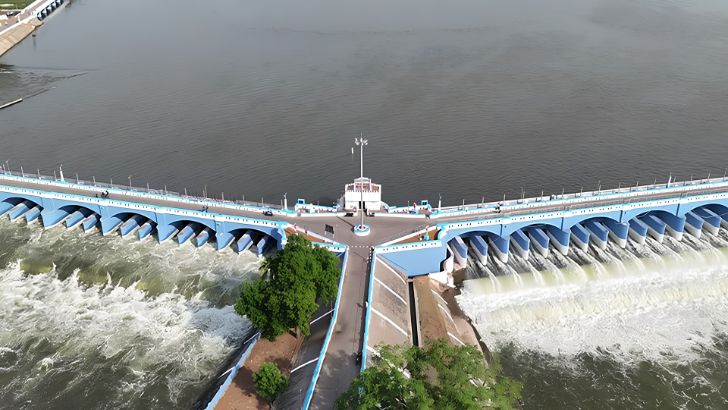 https://www.salarnews.in/public/uploads/images/newsimages/maannewsimage09082026_213547_Mekedatu dam.jpg